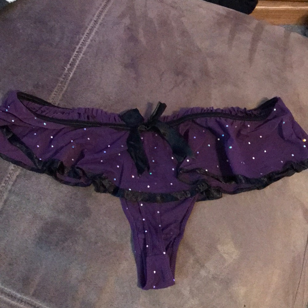 Thong - Picture 2 of 4